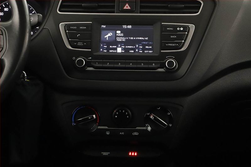 Hyundai i20 (2019) 1.2, Serv.kniha - fotka 11 z 12