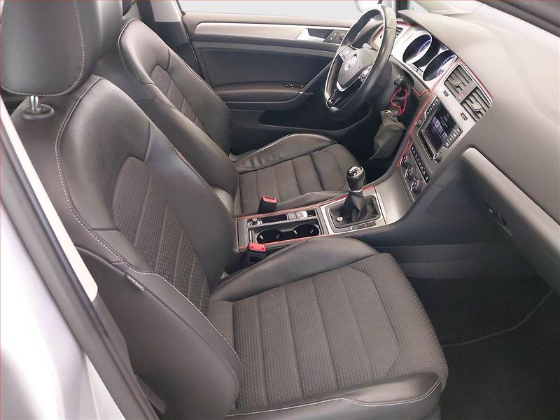 Volkswagen Golf (2016) Comfortline 1.2 TSI, Kůže - fotka 9 z 17