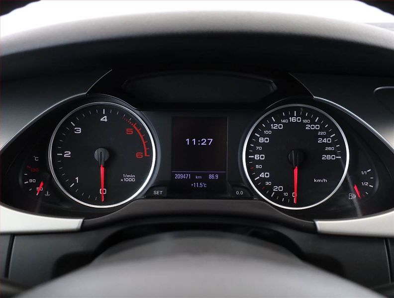 Audi A4 (2008) 3.0 TDI, 4X4, Navi, Xenony - fotka 9 z 18