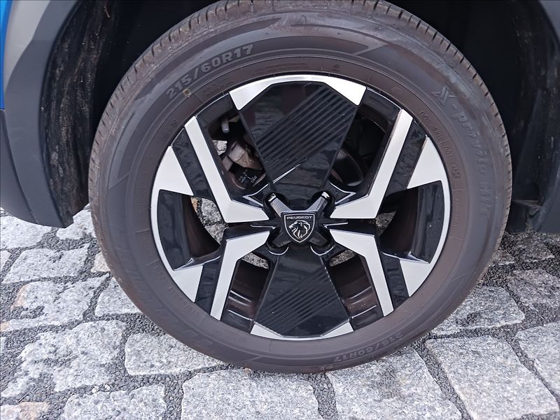Peugeot 2008 1,2 ALLURE LIMITED edition - fotka 31 z 38