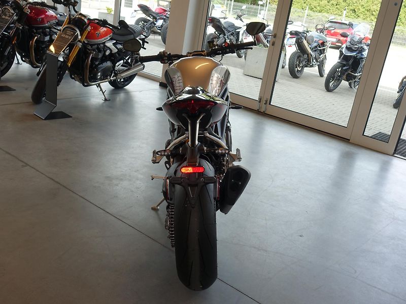 Triumph Speed Triple 1200 (2026) RS - fotka 4 z 12