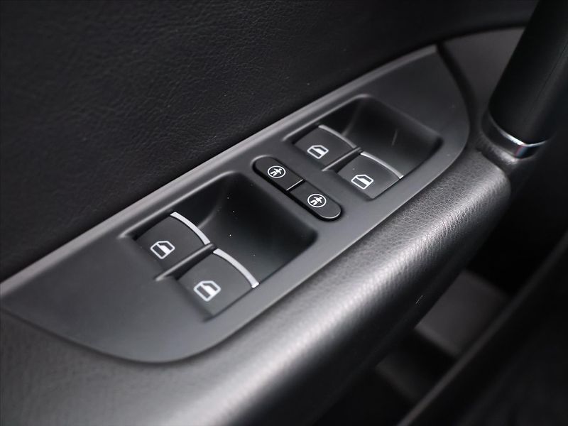 Volkswagen Touareg 3,0 TDI V6 193kW Exclusive CZ - fotka 15 z 27