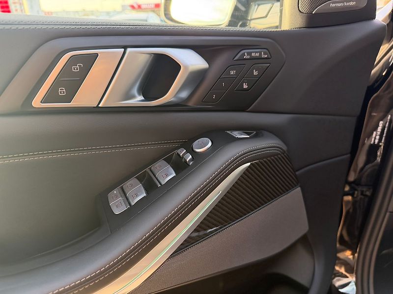 BMW X7 40xd Masáže Nezávislé Tažné - fotka 21 z 21
