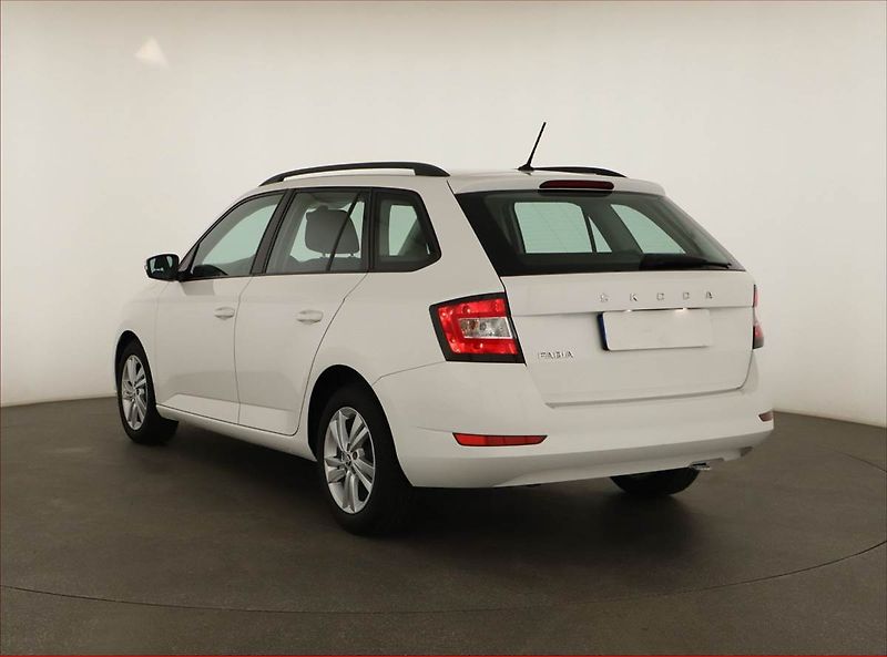 Škoda Fabia (2022) Ambition 1.0 TSI, ČR,1.maj - fotka 4 z 16