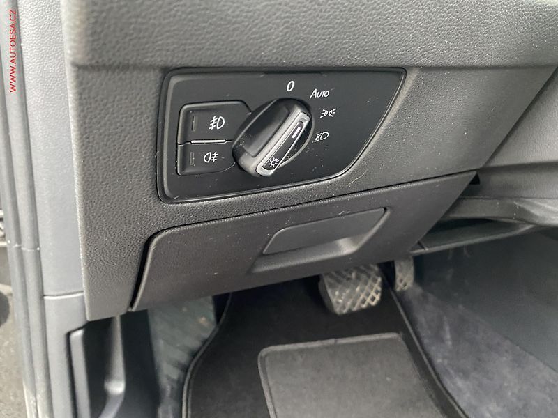 Volkswagen Passat (2018) 2.0TDi, DSG, navi, kamera - fotka 15 z 18