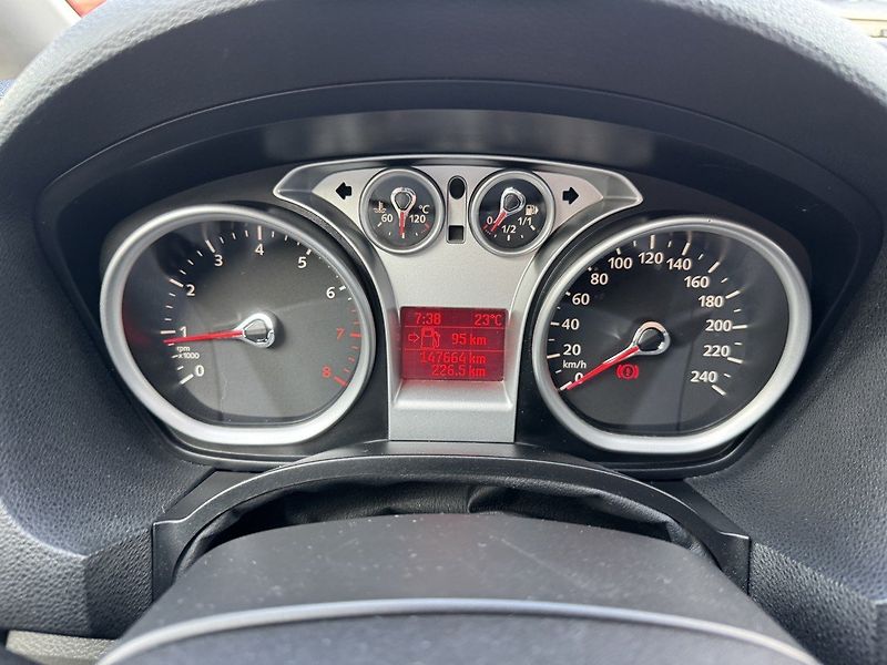 Ford C-MAX (2009) 1.6i Style Digi Klima Tažné Z - fotka 8 z 45