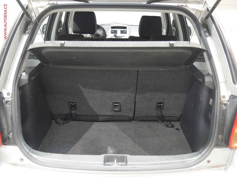 Suzuki SX4 (2007) 1.6i, ČR, AC, TZ - fotka 7 z 16
