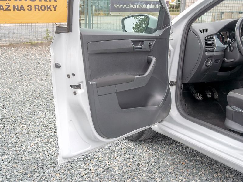 Škoda Fabia (2016) 11/16 1.0i 55KW – TEMPOMAT - fotka 10 z 38