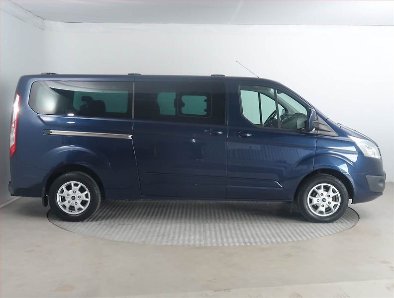 Ford Tourneo Custom (2013) Titanium 2.2 TDCi, 1Maj - fotka 6 z 18