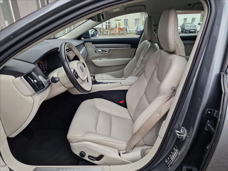 Volvo V90 2.0 D4 Momentum Pro,ČR,1.Maj. - fotka 19 z 50