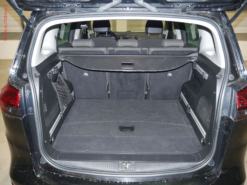 Opel Zafira (2018) 2.0 Tourer, Automat - fotka 7 z 20