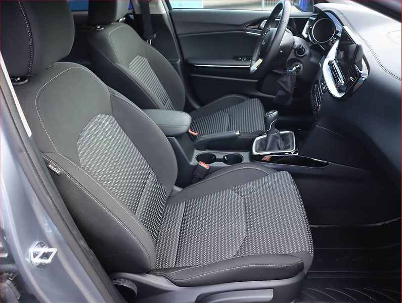 Kia Ceed (2025) 1.5 T-GDI - fotka 9 z 22