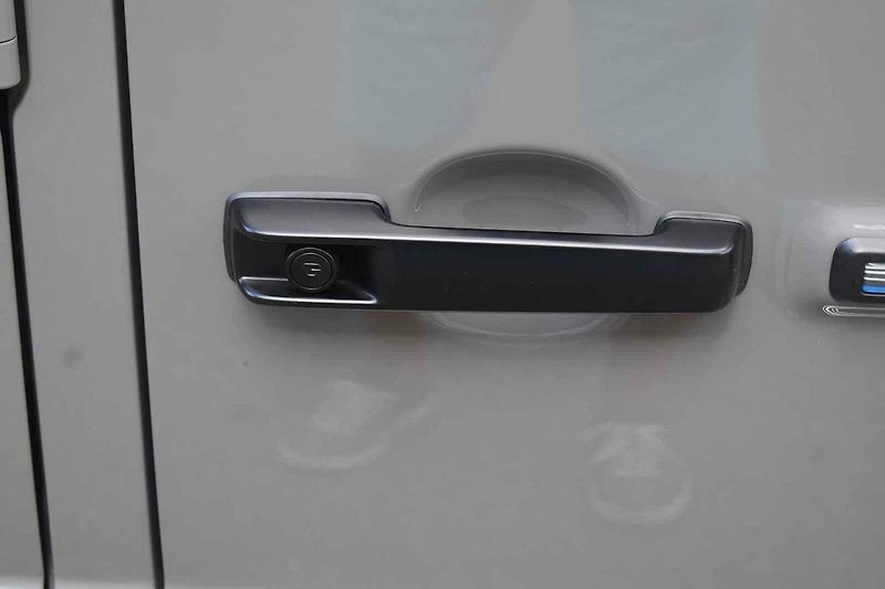 Mercedes-Benz třídy G je po faceliftu v nabídce také s čistě elektrickým pohonem.