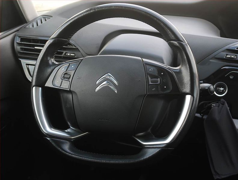 Citroën C4 Picasso (2018) 1.6 BlueHDi, 7 míst, Navi - fotka 18 z 21