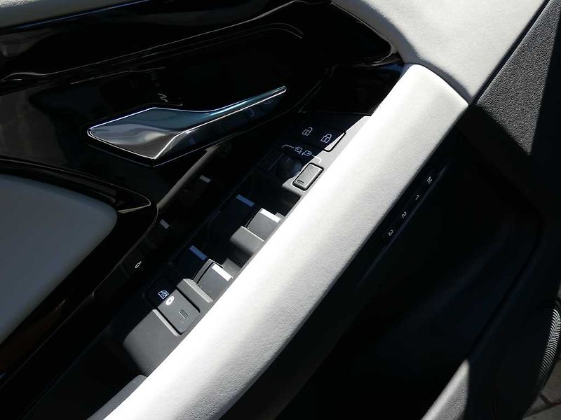 Land Rover Range Rover Evoque 1,5 S P270e - fotka 11 z 34