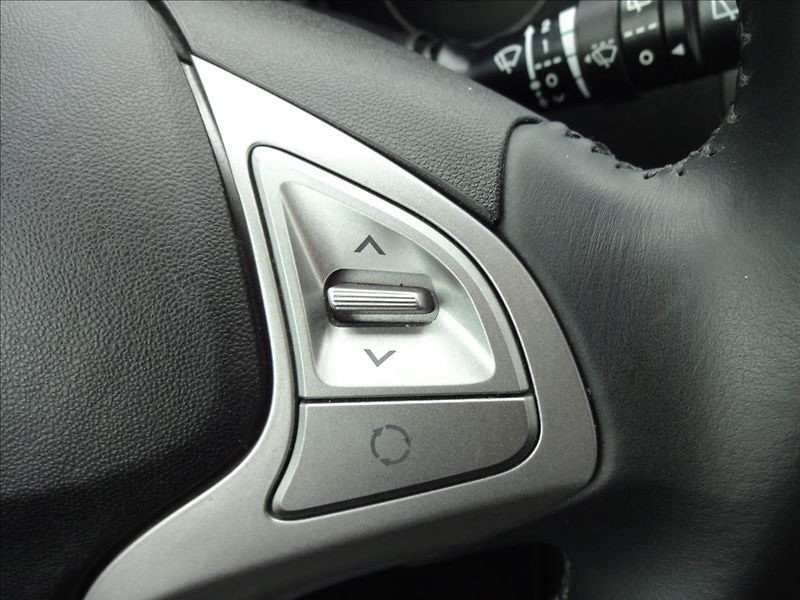 Hyundai ix20 1,6 i 91kW 56 000km - fotka 38 z 48