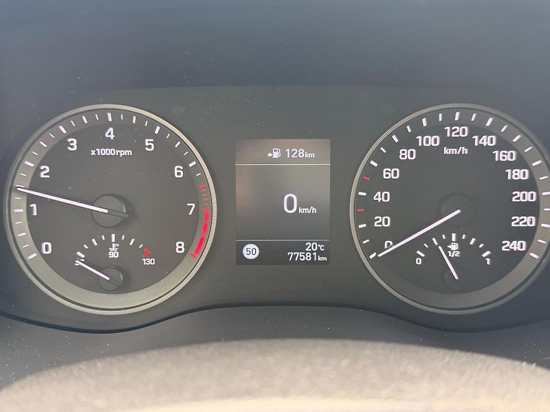 Hyundai Tucson 1.6-1.MAJ-130KW-NAVI-KAMERA - fotka 23 z 31
