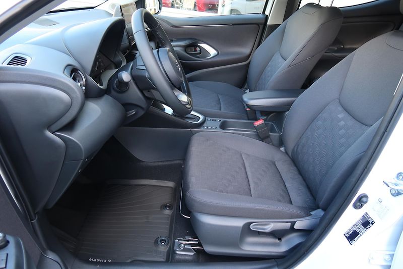 Mazda 2 Hybrid (2025) Mazda 1,5l 116k Center-line - fotka 12 z 22