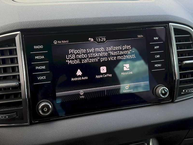 Škoda Karoq (2021) 1.5 TSI 110 kW DSG Style Plus - fotka 19 z 24
