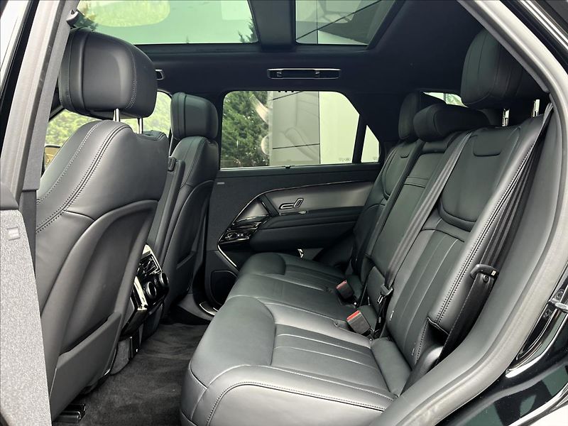Land Rover Range Rover Sport (2026) 3,0 P460e DYNAMIC SE PHEV - fotka 30 z 36