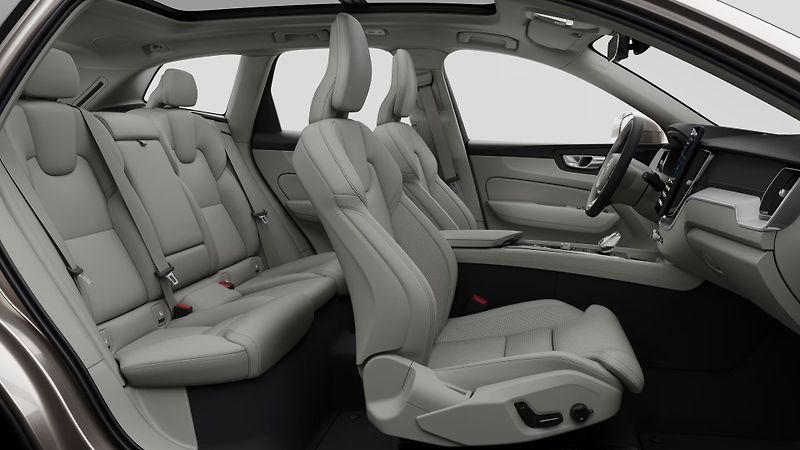 Volvo XC60 (2026) ULTRA BRIGHT, B5 AWD, 184+10 k - fotka 9 z 9