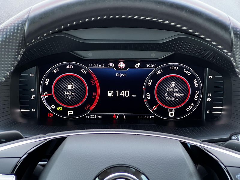 Škoda Karoq 2.0TDI DSG4x4 Sportline TZ DPH - fotka 9 z 28