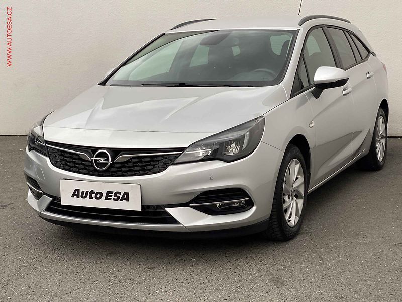 Opel Astra (2020) 1.5 CDTi sportstourer, LED - fotka 3 z 19