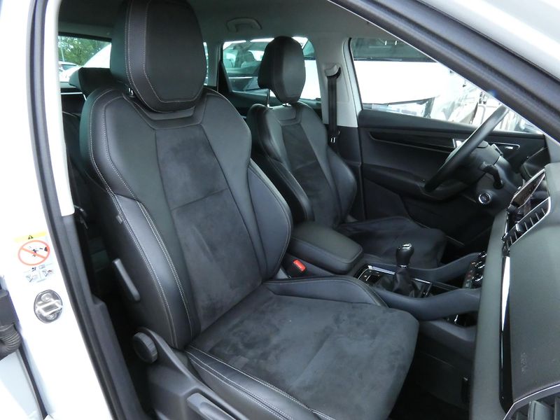 Škoda Karoq 4x4 StylePlus 2.0 TDI /110kW 6 - fotka 21 z 29