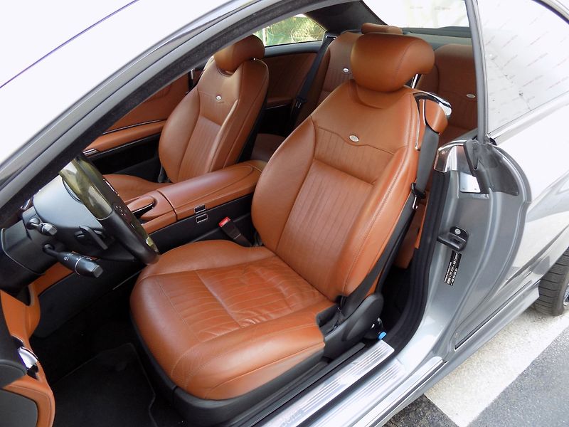 Mercedes-Benz CL (2010) 500 AMG/4-Matic/Designo/ - fotka 12 z 42