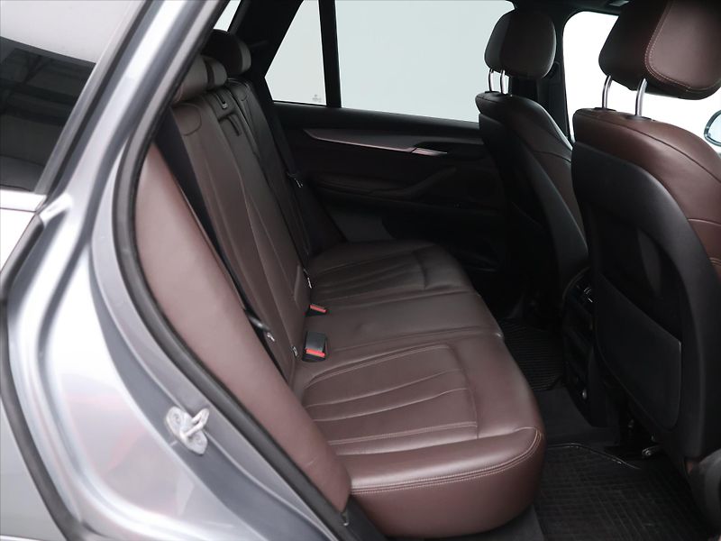 BMW X5 3,0 Xd M-paket CZ Kůže Navi - fotka 12 z 32