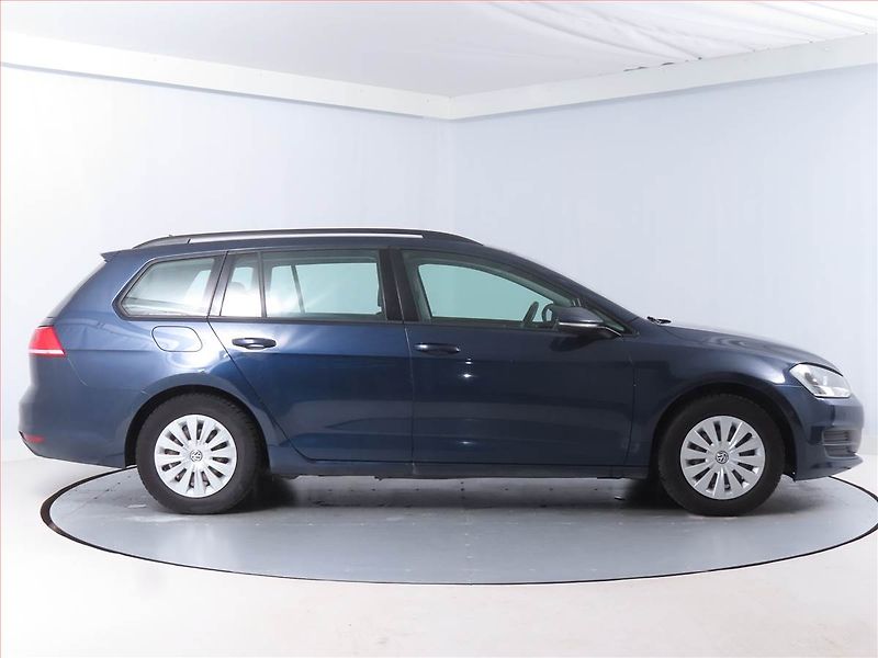 Volkswagen Golf (2014) 1.6 TDI, Navi, Tempomat - fotka 6 z 18
