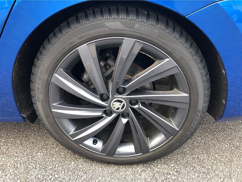 Škoda Octavia 1.5 TSi SPORTLINE - fotka 13 z 30
