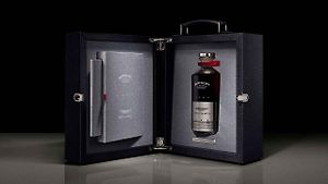 Speciální edice Black Bowmore DB5 1964 Whisky