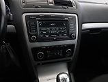 Škoda Octavia (2009) 1.6 TDI, Serv.kniha, po STK - náhled 10