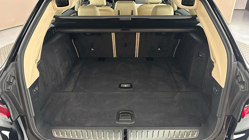BMW Řada 5 518d AUT Touring - fotka 17 z 29