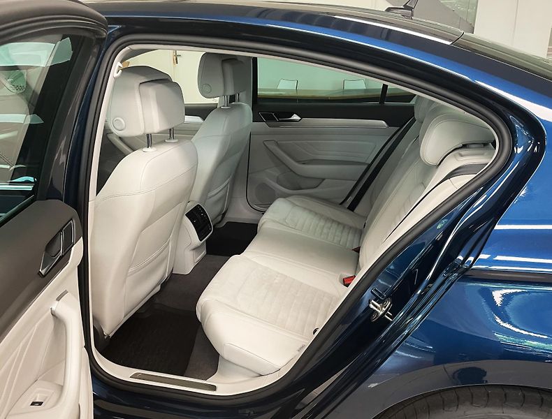 Volkswagen Passat 2.0TDI 110 kW BMT Elegance, ČR - fotka 10 z 29