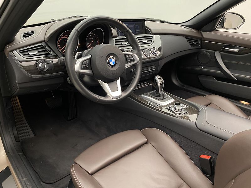 BMW Z4 sDrive 35i N54 AUT CZ 1. maj - fotka 4 z 56