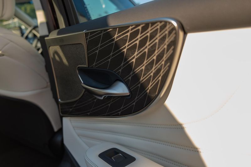 Lexus LS 500h (2022) Prestige, Mark Levinson, LED - fotka 17 z 22
