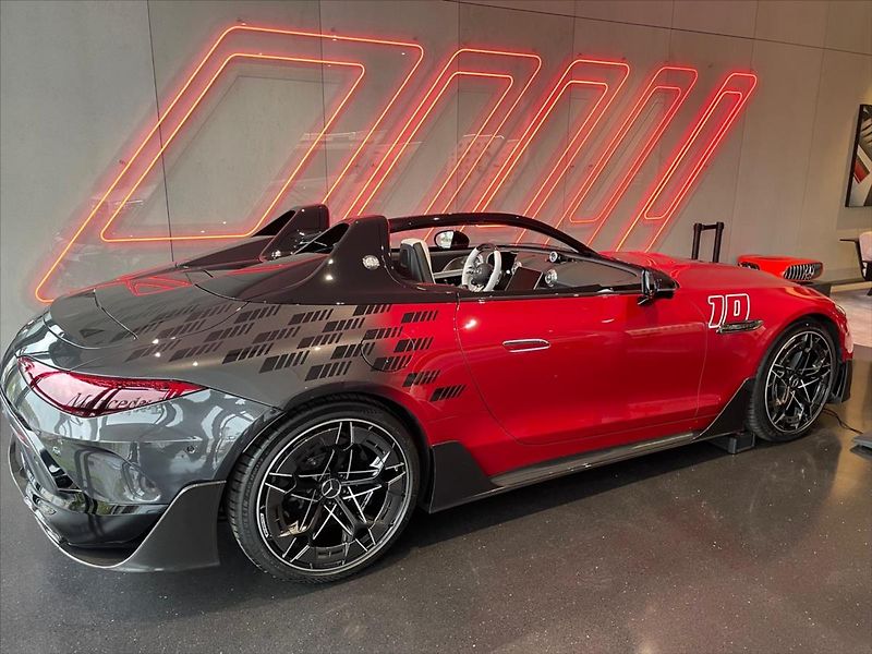 Mercedes-Benz SL (2026) 4.0 Mercedes-AMG PureSpeed - fotka 6 z 29