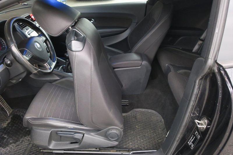 Volkswagen Scirocco (2009) 2,0TDI SPORT Panorama Bi-Xenon - fotka 14 z 44