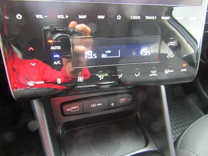 Hyundai Tucson (2023) 1.6 T-GDI, 1.maj,ČR, Kamera - fotka 23 z 24