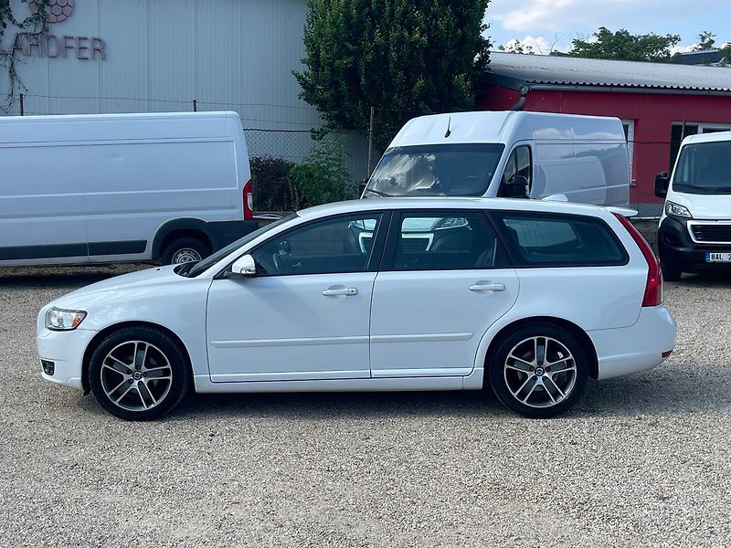 Volvo V50 1.6D 80kW*KŮŽE*VÝHŘEV*HANDSFRE - fotka 2 z 30