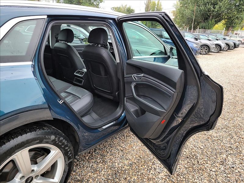 Audi e-tron 0,0 55,95KWH,4x4,SOH 90,6% - fotka 15 z 50