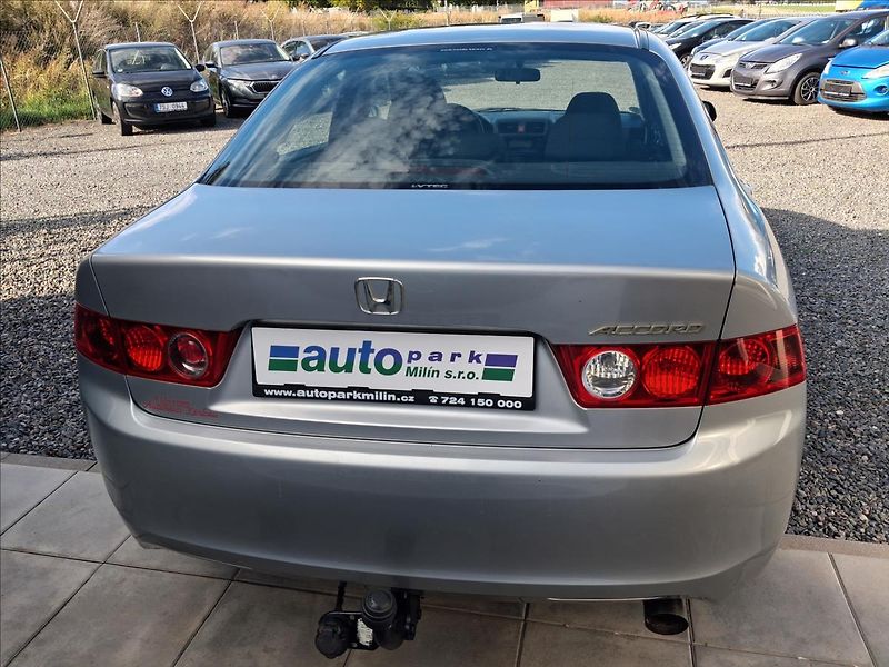 Honda Accord 2,0 114kw - fotka 6 z 14