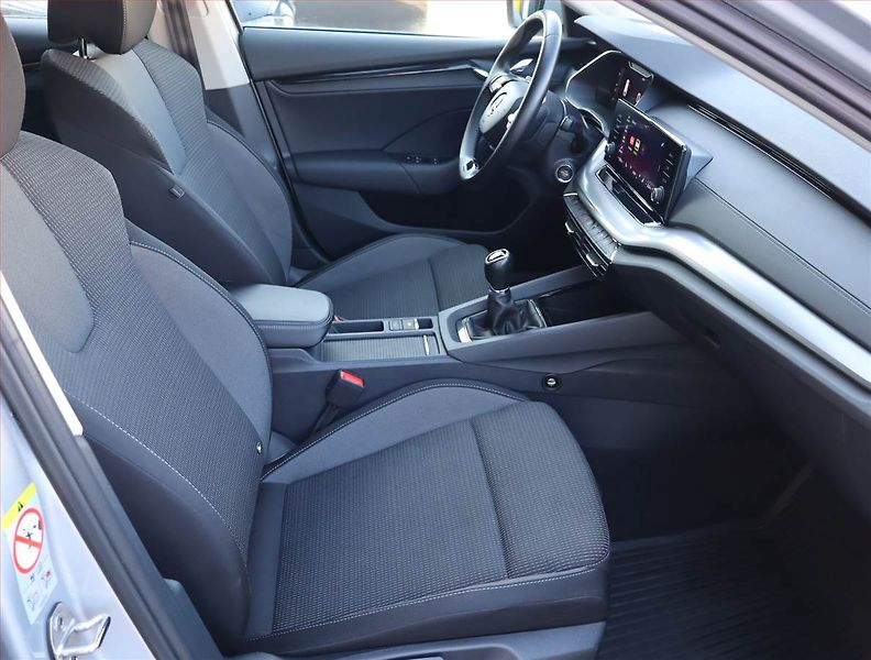 Škoda Octavia (2023) Ambition 2.0 TDI, ČR,1.maj - fotka 9 z 24