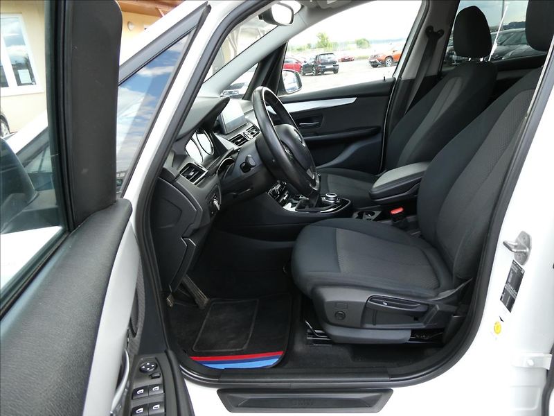 BMW Řada 2 218D 110kW GRAN TOURER - fotka 23 z 47