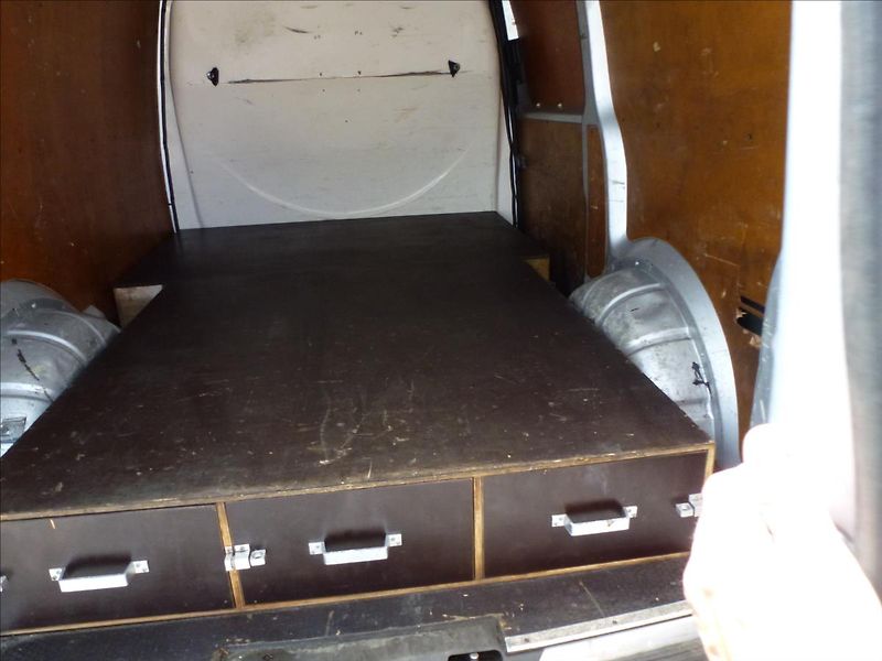 Volkswagen Transporter 2,0 TDI - fotka 18 z 31