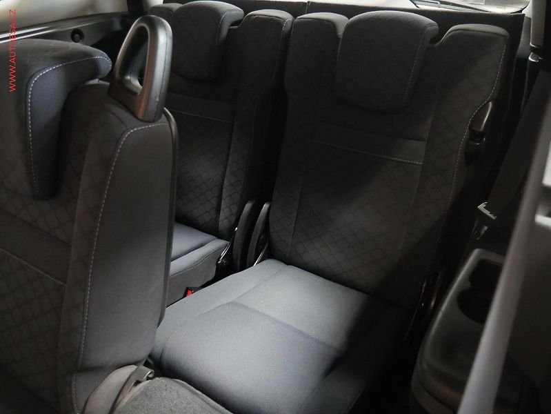 Renault Scénic (2010) 1.9dCi 7míst, autoAC, temp - fotka 11 z 21