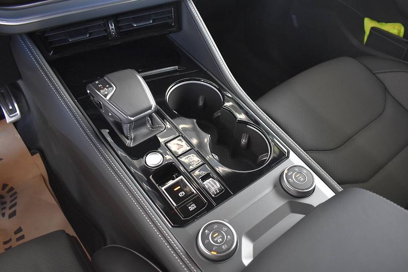 Volkswagen Touareg (2025) R-Line 3.0TDI 210kW, Záruka,We - fotka 21 z 29
