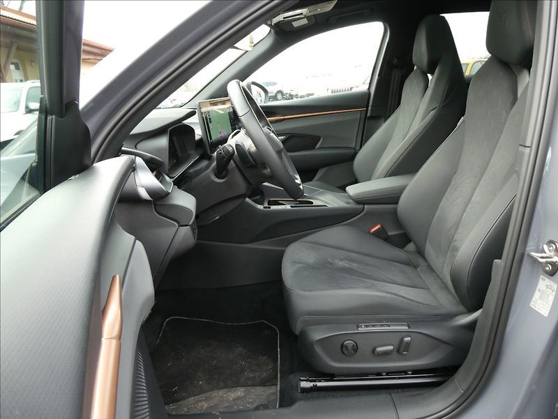 Cupra Terramar 2,0 VZ 2.0 TSi 195kW DSG 4WD - fotka 24 z 45